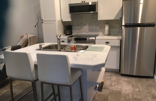 Highlands House | Open summer &fall dates/great porch/close to Downtown/Pets ok