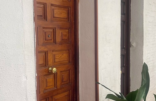 Las Acacias Apartment | Opportunity to enjoy a home in downtown Madrid and in front of Madrid Rio!