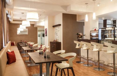 Wildbad Einoed Hotel | OptimaMed Kurhaus Wildbad