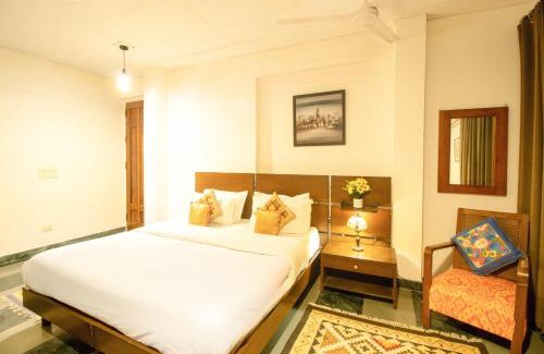 South West Villa | Opulent Antique 6BR Independent Villa in Gurugram