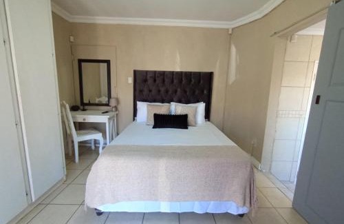 Ekurhuleni Apartment | OR Tambo Stay Unit 4