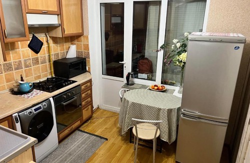 Chisinau Apartment | Orange House Next To a Park