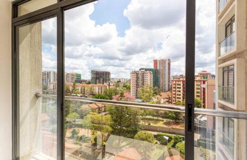 Kilimani Apartment | Orange views W/king bed/Pool/gym