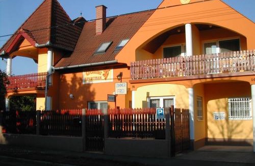 Heviz Apartment | Orchidea Apartman