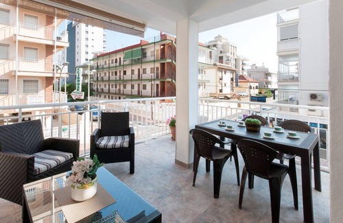 Grao de Gandia House | ORENETA - Airy and cosy apartment with coquettish terrace near the beach.