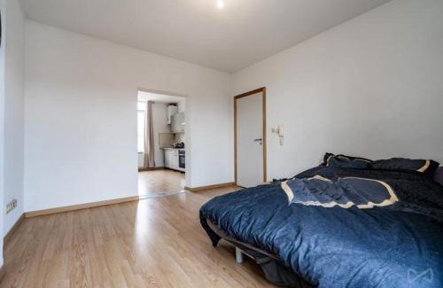 Charleroi Apartment | Orléan 41 B centre-gare-aéroport