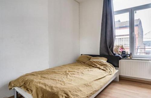 Charleroi Apartment | Orléan 41 B centre-gare-aéroport