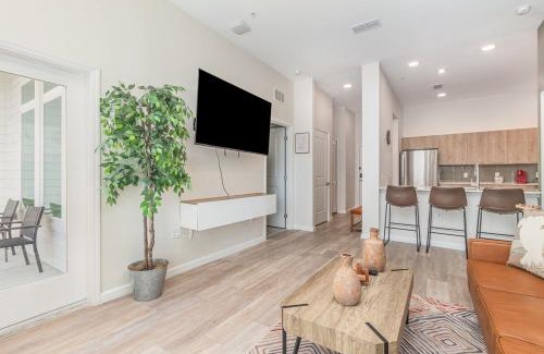 Florida Center Apartment | Orlando 2BR Mins to Universal and More