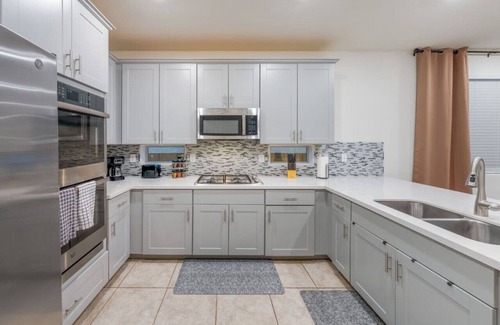 Casas Adobes Apartment | Oro Valley/Fenced/2 BR 2BA/Garage/Office