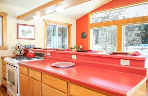 Haines Apartment | Orville Chandler Ranch, Majestic Views! Sleeps 7, Local Golfing 50% Off!
