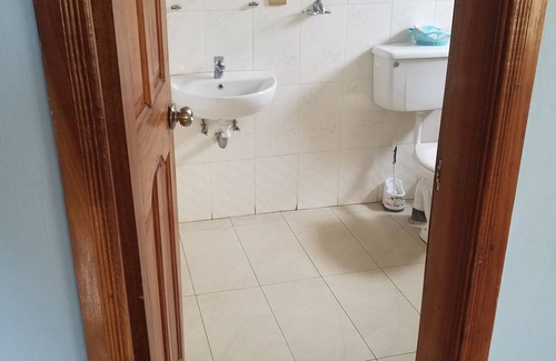 Accra House | OSDAHOUSE - A home away from home with all the comforts of a hotel