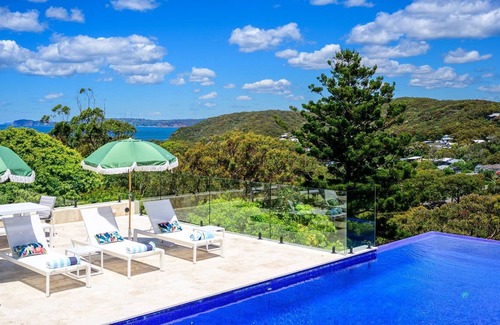Killcare Heights House | Oskars at Killcare - When it comes to a lavish coastal getaway, it doesnt get any better than this. Introducing Oskars, a historic Tuscan-inspired estate spread over 3,207sqm of spectacular landscaped gardens with majestic views out to Brisbane Water, ...