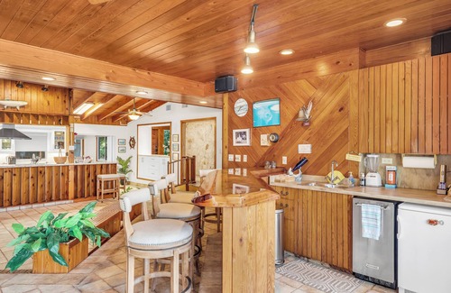 Islamorada House | Osprey Bay Villa on the Bay! Spectacular Sunsets, Pool, Hot Tub & Private Dock!