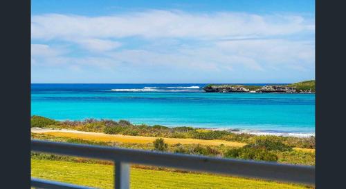 Lancelin House | Ospreys View - Relaxed Coastal Vibe