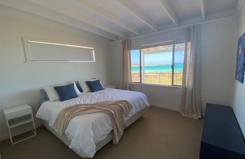 Lancelin House | Ospreys View - Relaxed Coastal Vibe