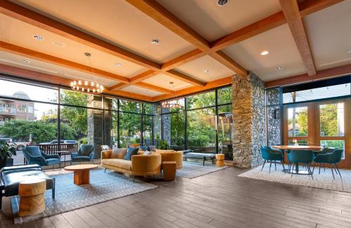 James Bay Hotel | Oswego Hotel