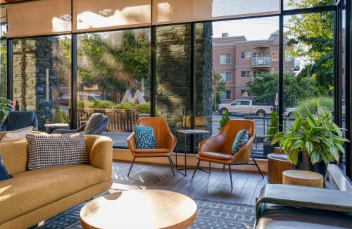 James Bay Hotel | Oswego Hotel