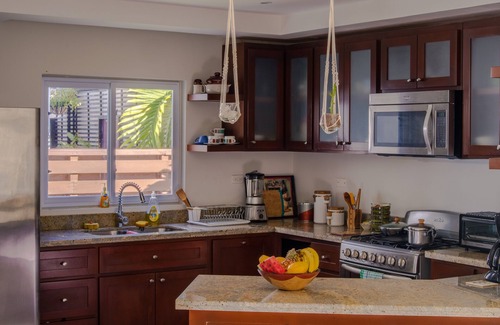 Montego Bay House | Otaheiti House, beautiful, 2 bedrooms , oceanview built for your peace of mind.