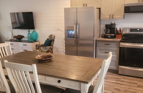 Okanagan-Similkameen Cottage | Otter HousenClose to the Beach
