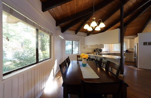 Apple Hill Apartment | Outdoor Deck Pool Table Fireplace Grill