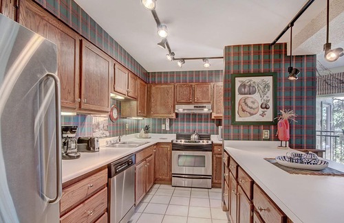 Peak 9 Condo | Outdoor Pool! Walk to downtown Breckenridge & ski lifts! Private balcony, garage