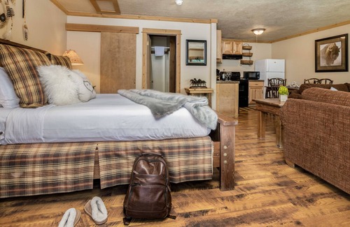 Teton Village House | Outpost: Eagles Rest 2 Studio - Pool Access!
