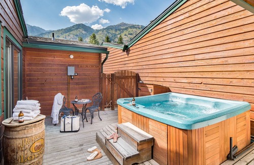 Teton Village House | Outpost: Eagles Rest 2 - Renovated, Private HotTub