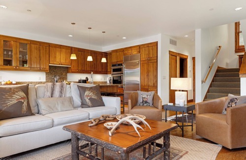 Jackson House | Outpost: Love Ridge 251 - Spacious, Air Conditioned