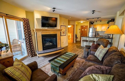 River Run Condo | Outstanding 2BR in River Run. Fully stocked, steps from gondola and shopping
