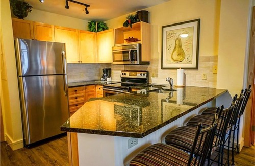 River Run Condo | Outstanding 2BR in River Run. Fully stocked, steps from gondola and shopping