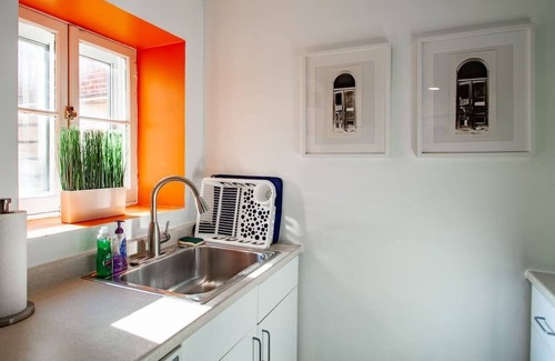 Adams Morgan Apartment | Over the Moon About ☽C ! ✓Adams Morgan ✓METRO subway ✓Rock Creek Park