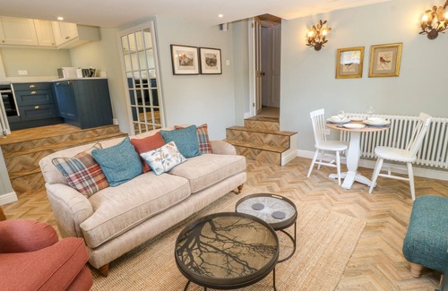 Little Hayfield Cottage | Overlea Cowshed