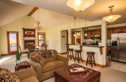 Pagosa Springs Condo | Overlook San Juan River, Walk to Town, Quality 2 BD/2BA