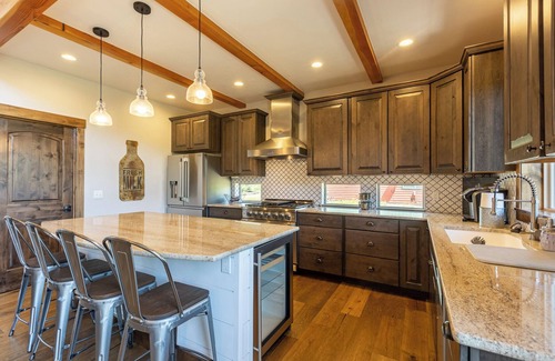 San Juan River Village House | Overlook San Juan River. Close to Wolf Creek, Fishing, Hiking.