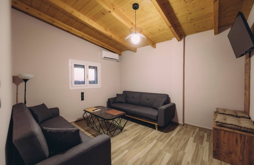 Ilida Bed & Breakfast | overlooking the endless blue of the sea