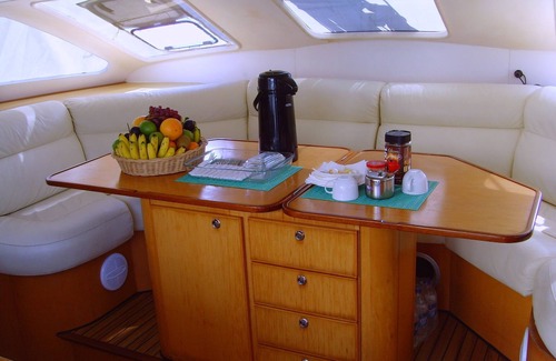 Black River Boat Rental | Overnight on a catamaran. A catana 471!