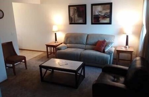 Yakima House | Overnight With Us #2 West Yakima - Safe - Clean