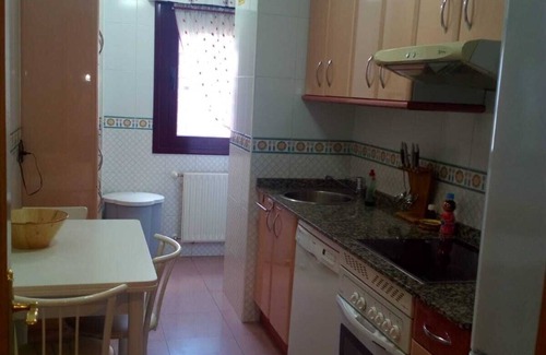 La Corredoria y Ventanielles Condo | Oviedo Apartment - HUCA. Free parking.