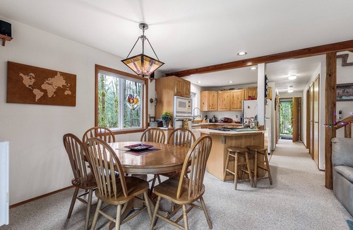 Baring House | Owl Be Back 2.0 private riverfront getaway