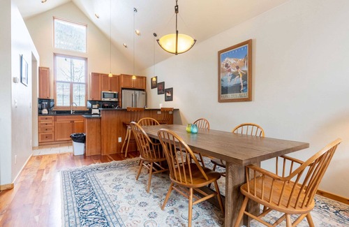 Telluride Condo | Owl Meadows 24 by Avantstay Walking Distance to Town & Slopes!