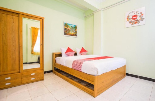 Yogyakarta Hotel | OYO 1419 Rhona Guest House Syariah