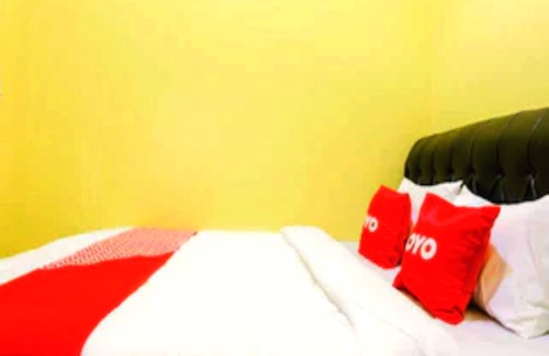 Madiun Hotel | OYO 1784 Hj. Aniek Residence