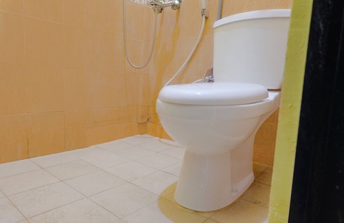 Madiun Hotel | OYO 1784 Hj. Aniek Residence