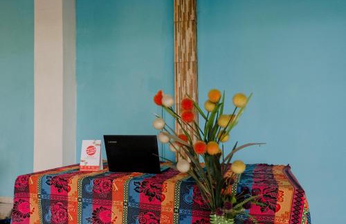 Java Hotel | OYO 1784 Hj. Aniek Residence