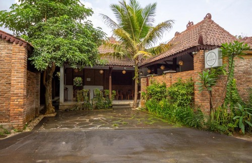 Borobudur Hotel | OYO 2068 Abhaya Mudra Homestay