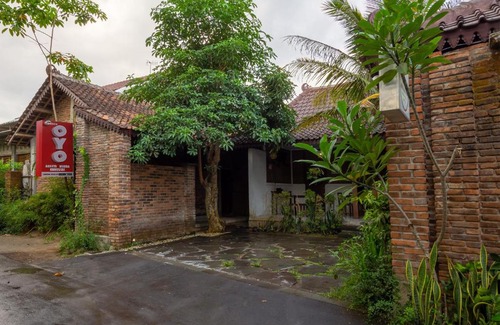 Borobudur Hotel | OYO 2068 Abhaya Mudra Homestay