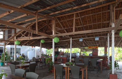 Logon Hotel | OYO 853 Malapascua Beach And Dive Resort