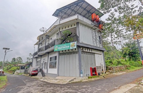 Wonosobo Hotel | OYO 90517 Homestay Wonosobo Asri