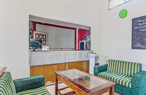 Wonosobo Hotel | OYO 90517 Homestay Wonosobo Asri