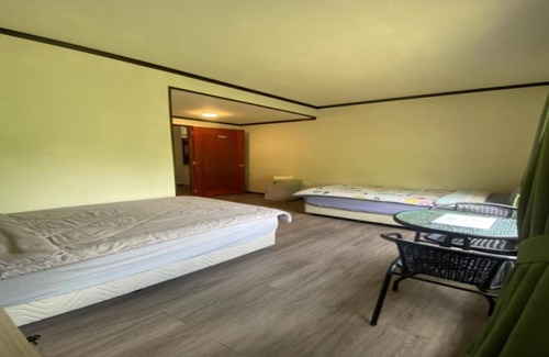 Tenghilan Hotel | OYO 90616 George Adventure Base